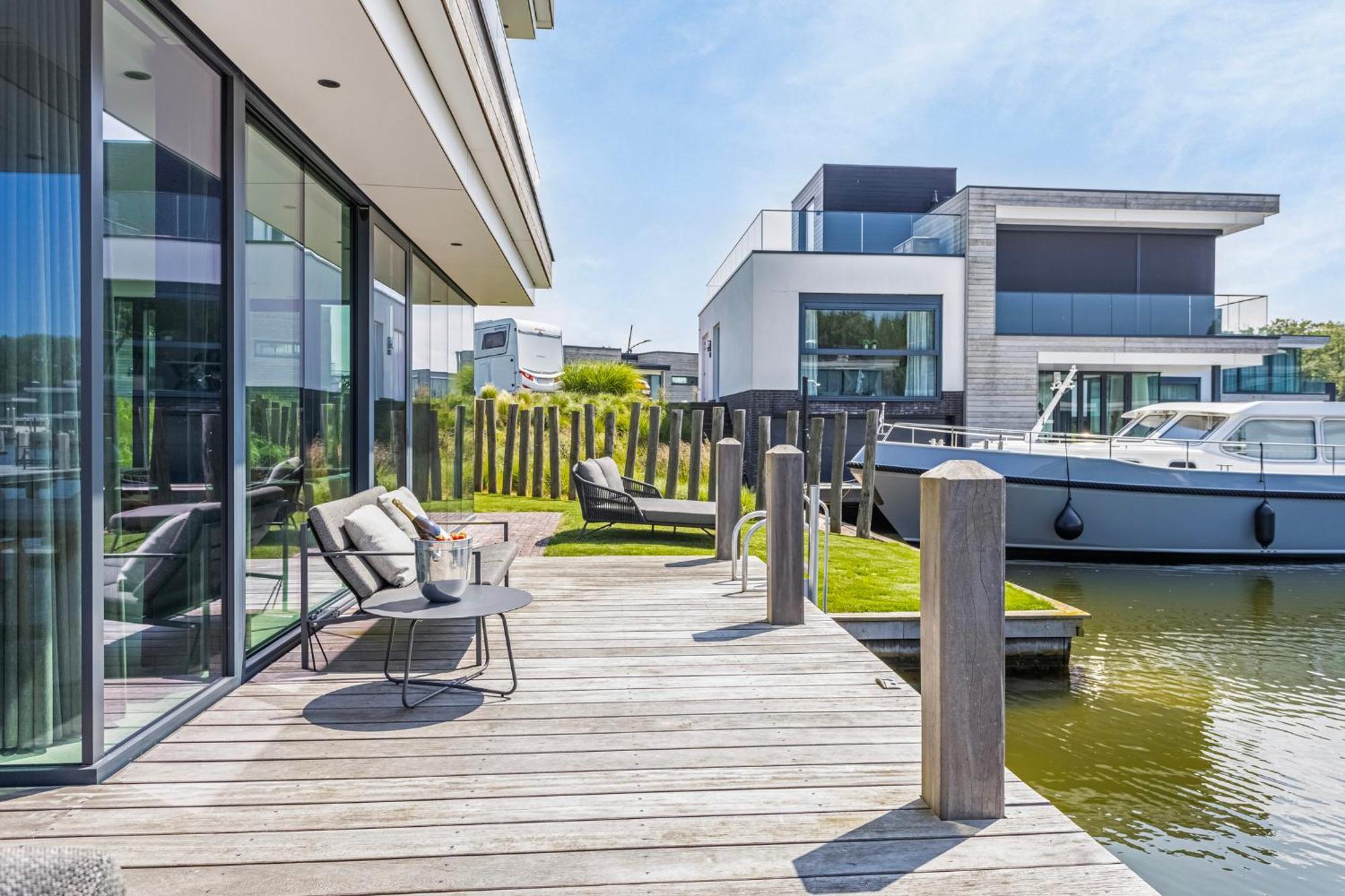 Lake House With Dock At Lake Veere, Zeeland أرنيماودن المظهر الخارجي الصورة