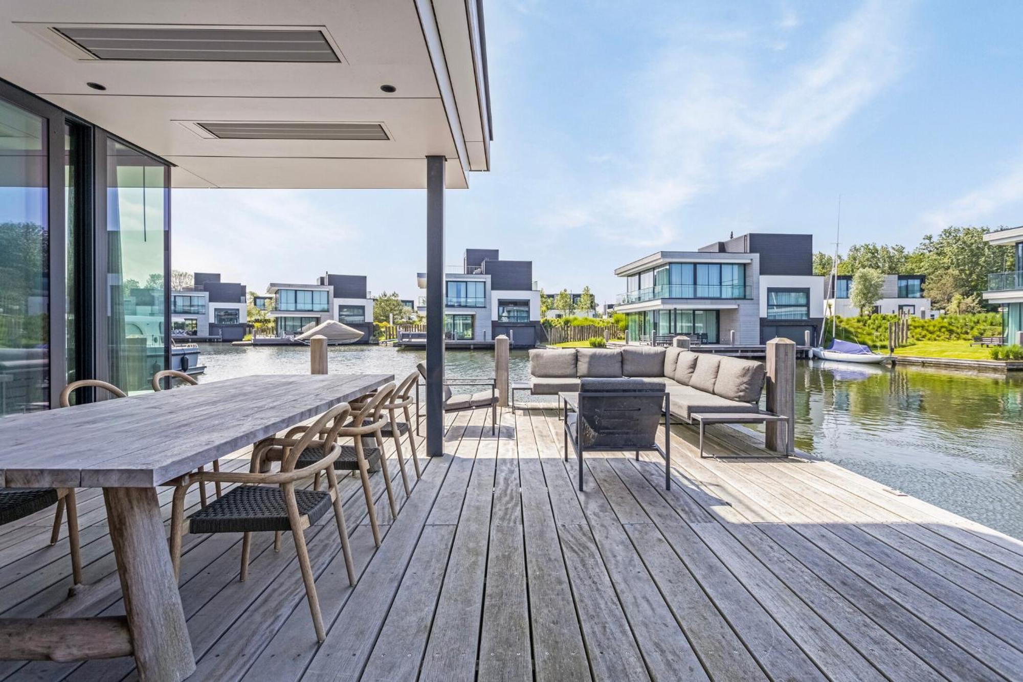 Lake House With Dock At Lake Veere, Zeeland أرنيماودن المظهر الخارجي الصورة