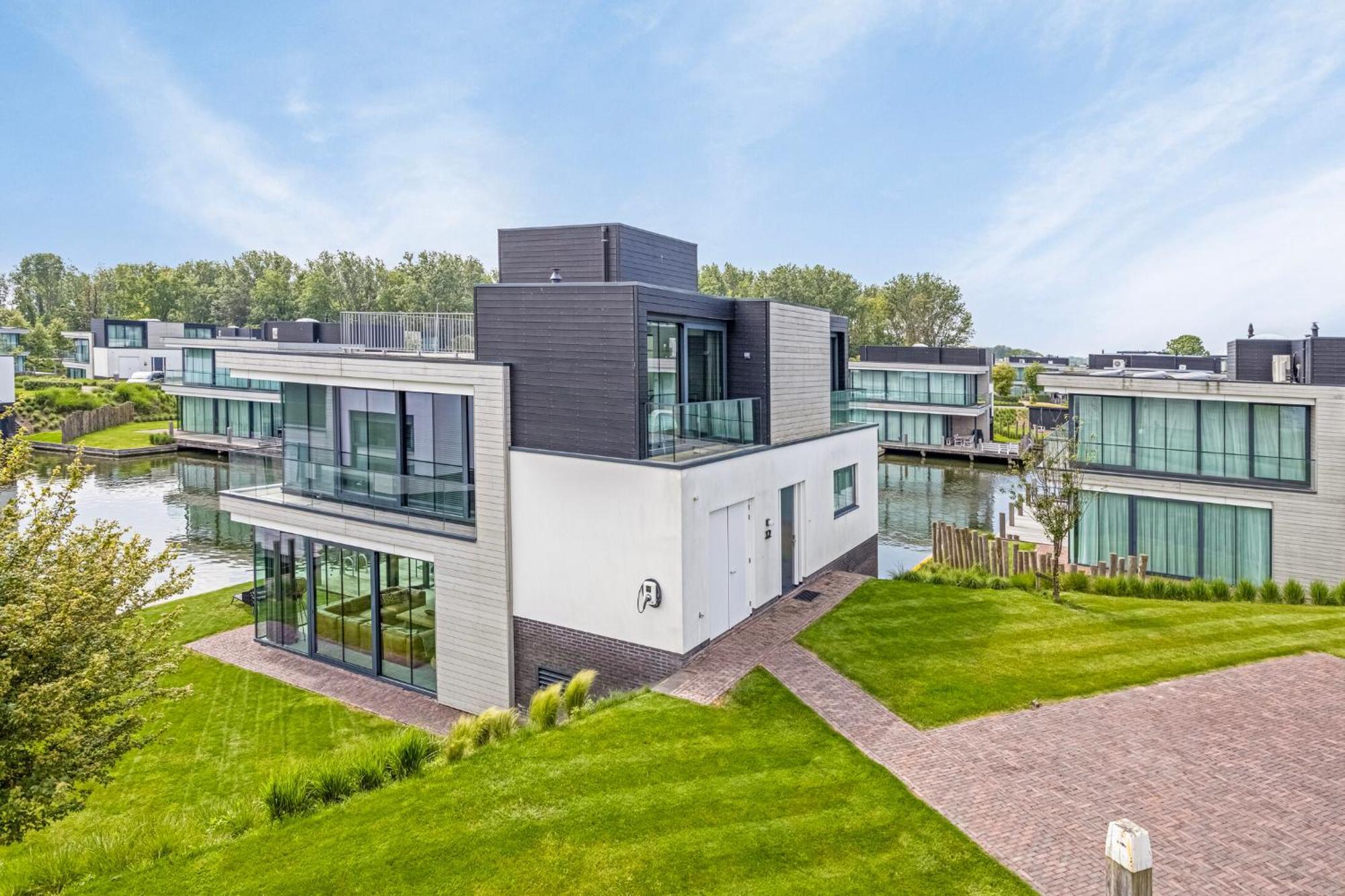 Lake House With Dock At Lake Veere, Zeeland أرنيماودن المظهر الخارجي الصورة